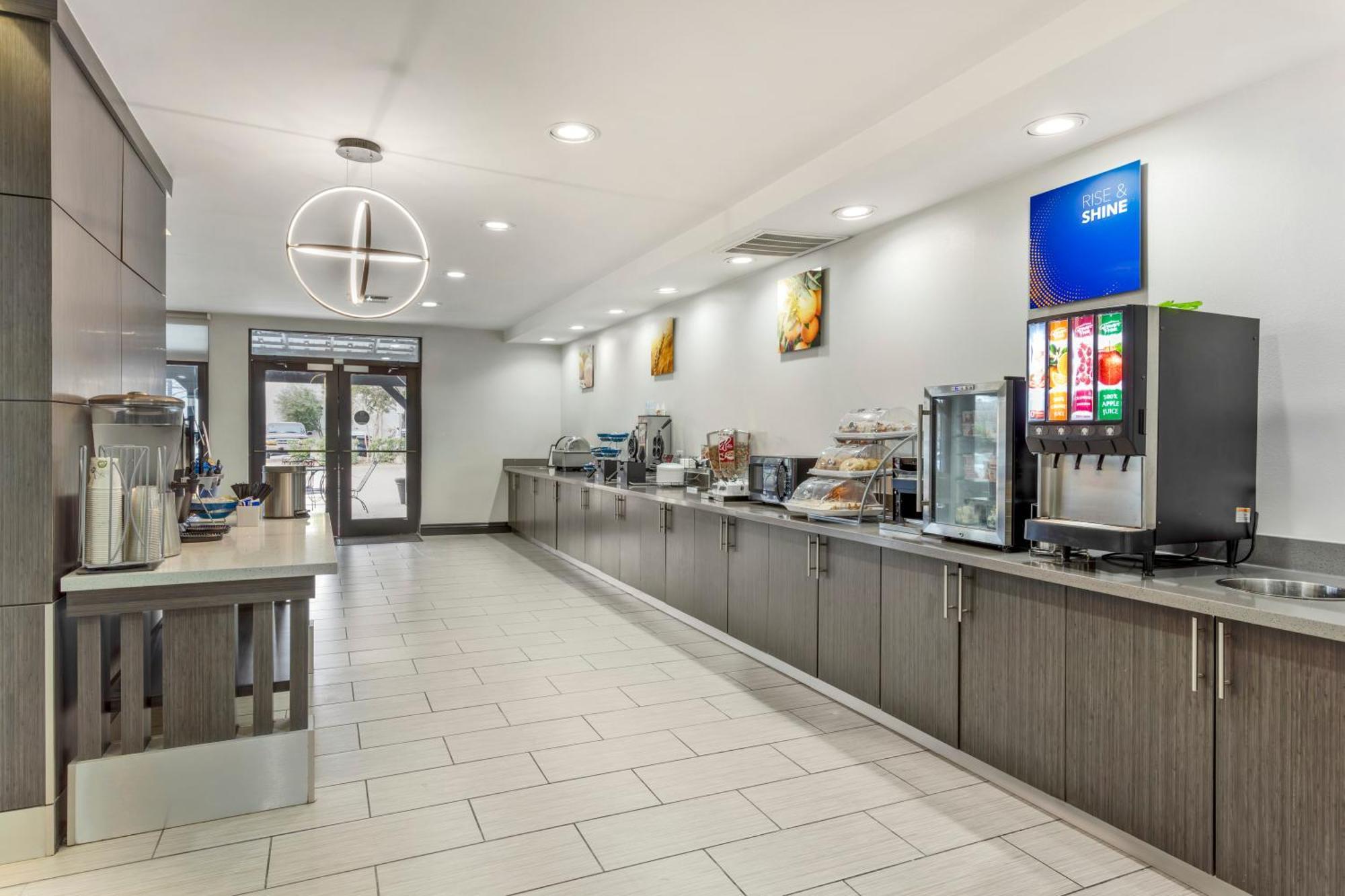 Comfort Inn & Suites Irving Las Colinas Dfw Exterior foto